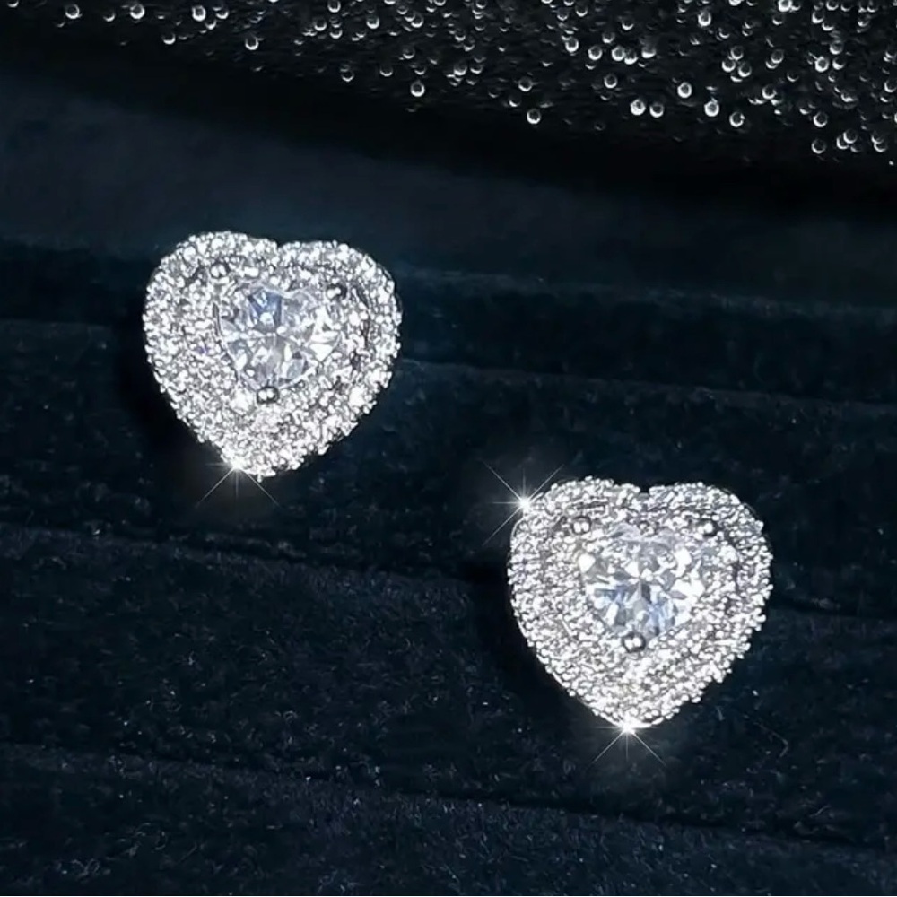 Heart earrings studs